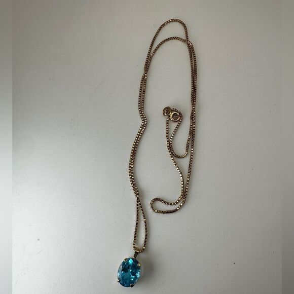 22" 14k YG box chain andā9x11mm oval cut Blue Topaz 14kt YG pendant necklace! - Picture 5 of 14